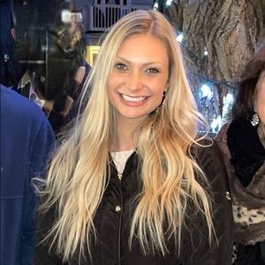 Meet your Posher, Emily